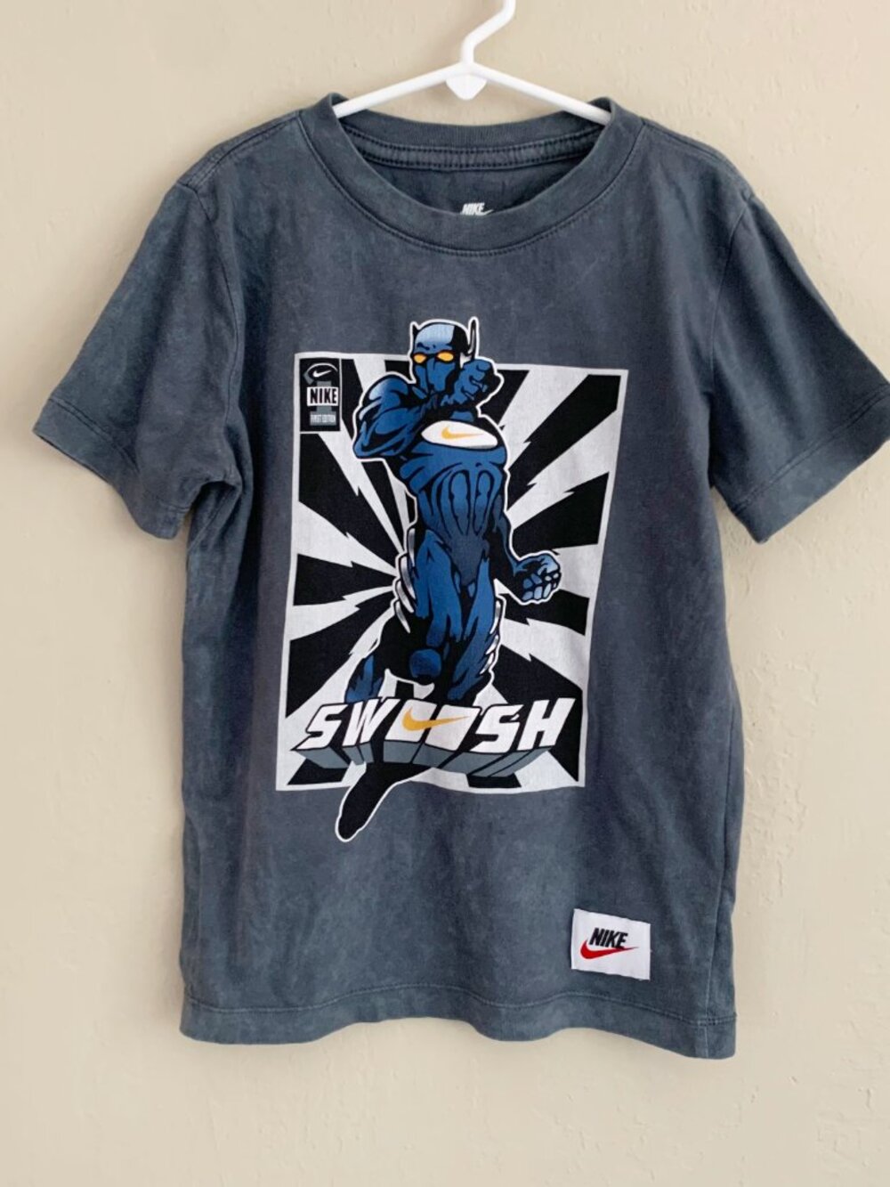 Nike Swoosh Tee • XS
